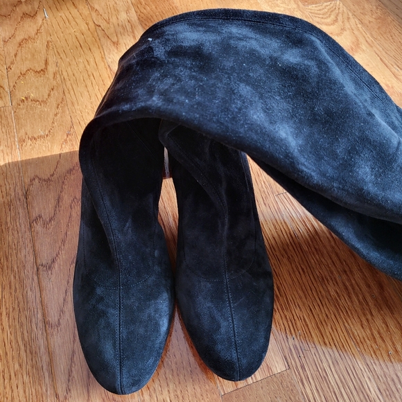 Elegant Black Suede Over-the-Knee Boots - Picture 11 of 12